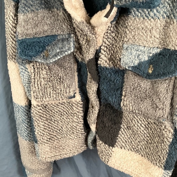 Thread+Supply: Blue & Beige Plaid Sherpa Jacket- L - Picture 4 of 15